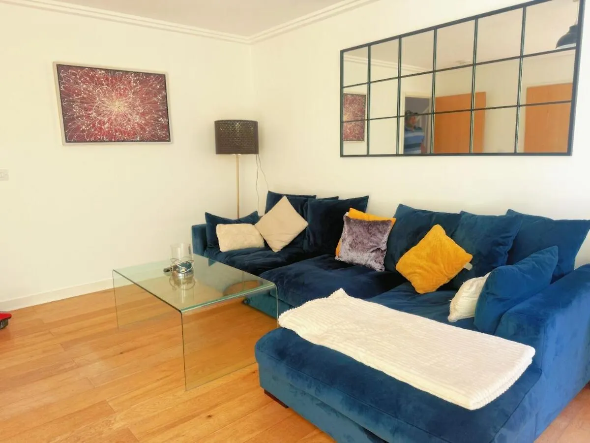 아파트 Sunny 4 Bedrooms Town House 브라이턴