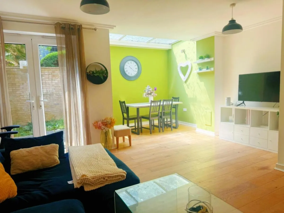 Sunny 4 Bedrooms Town House برايتون شقة